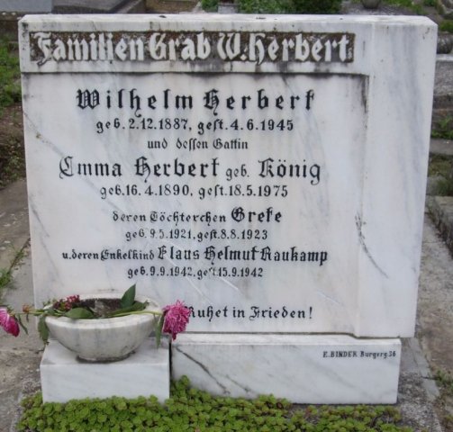 Herbert Wilhelm 1887-1945 Koenig Emma 1890-1975 Grabstein